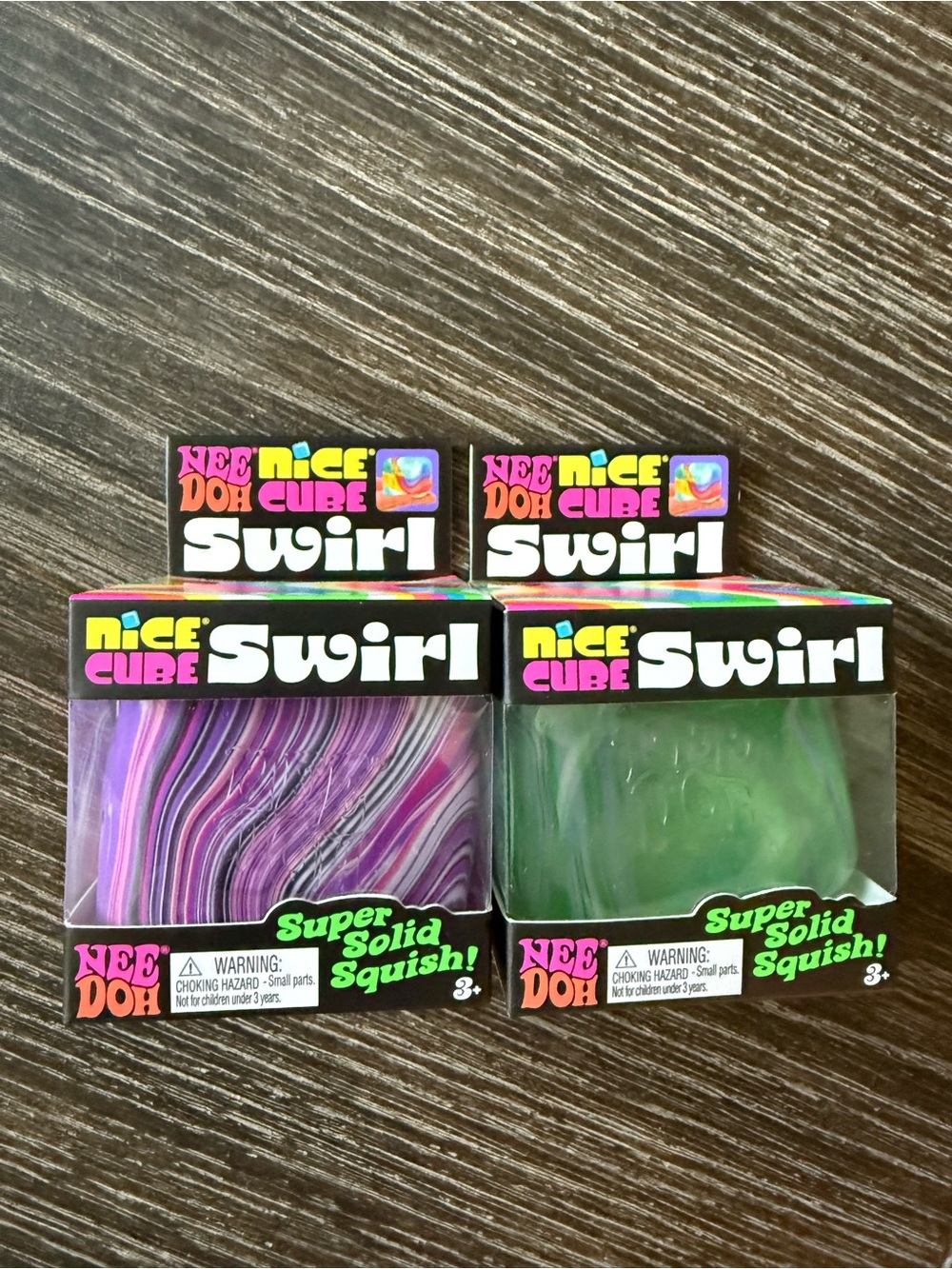 NWT Viral Swirl Nice Cube set of 2